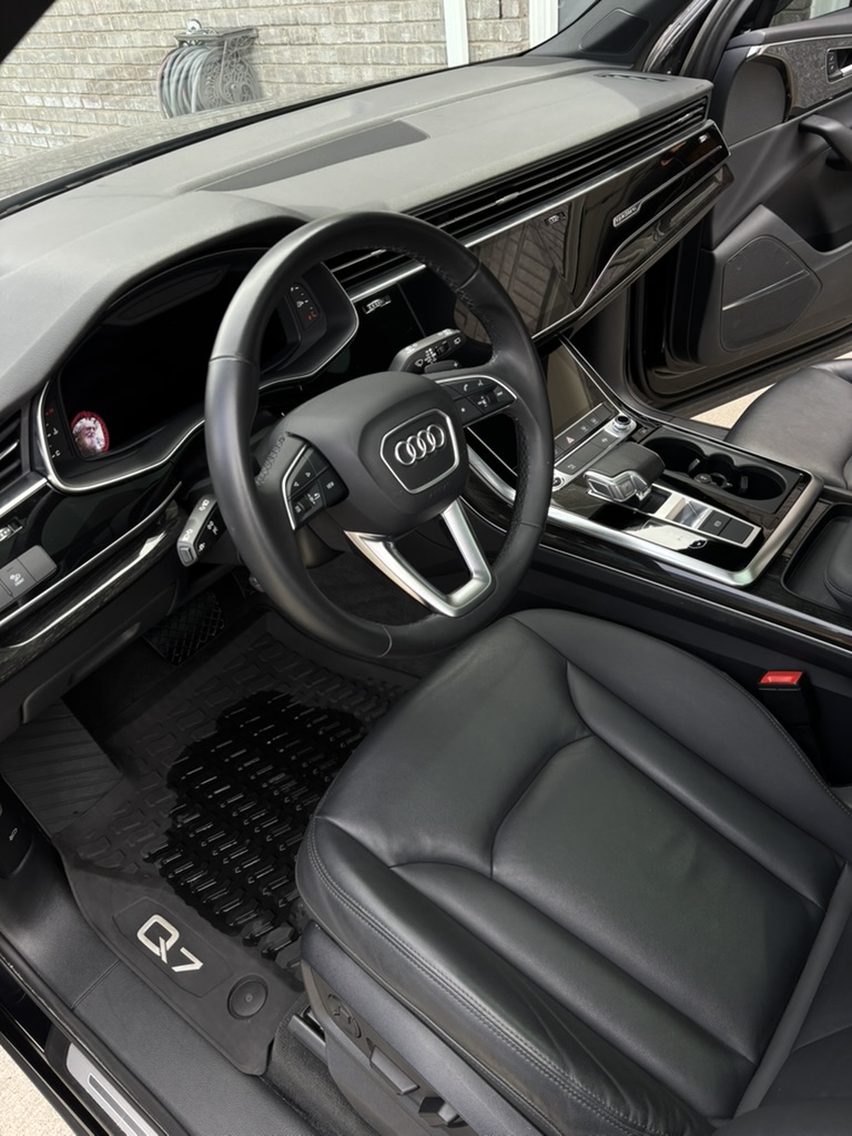 Interior Deep Clean — Audi Q7